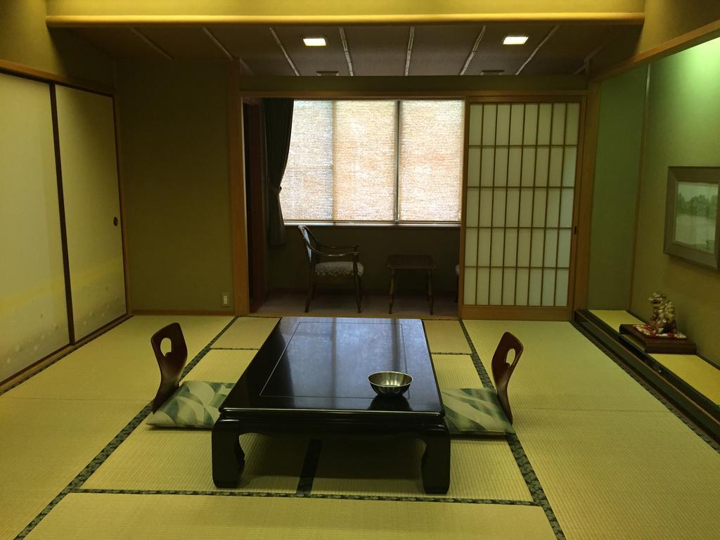 丰冈市 三和日式旅馆酒店 外观 照片